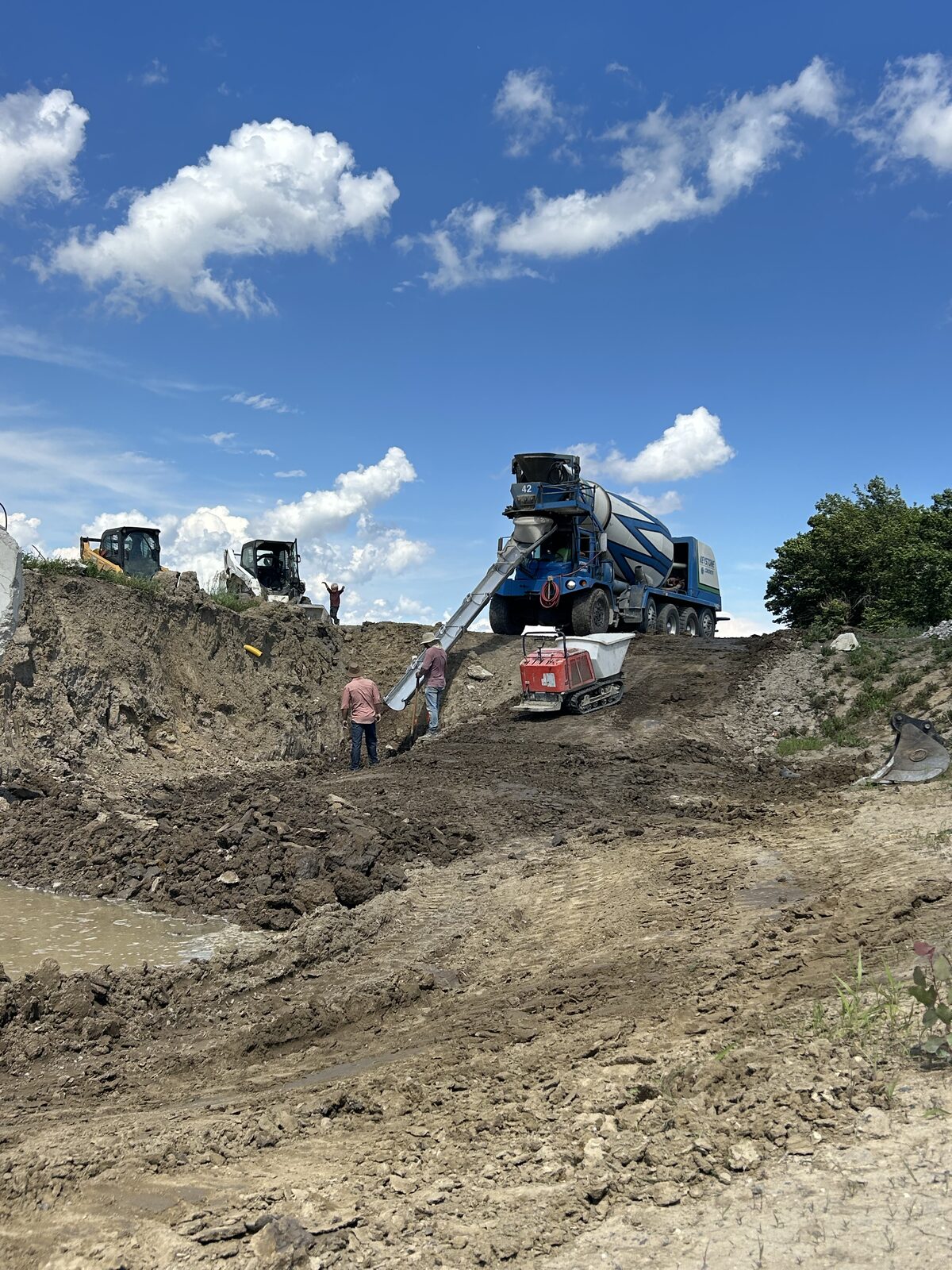 Poured residential concrete walls — photo 14