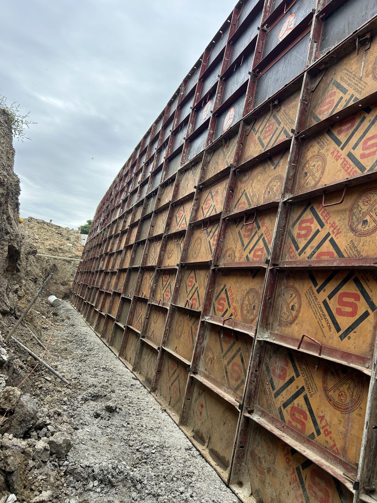 Poured residential concrete walls — photo 16
